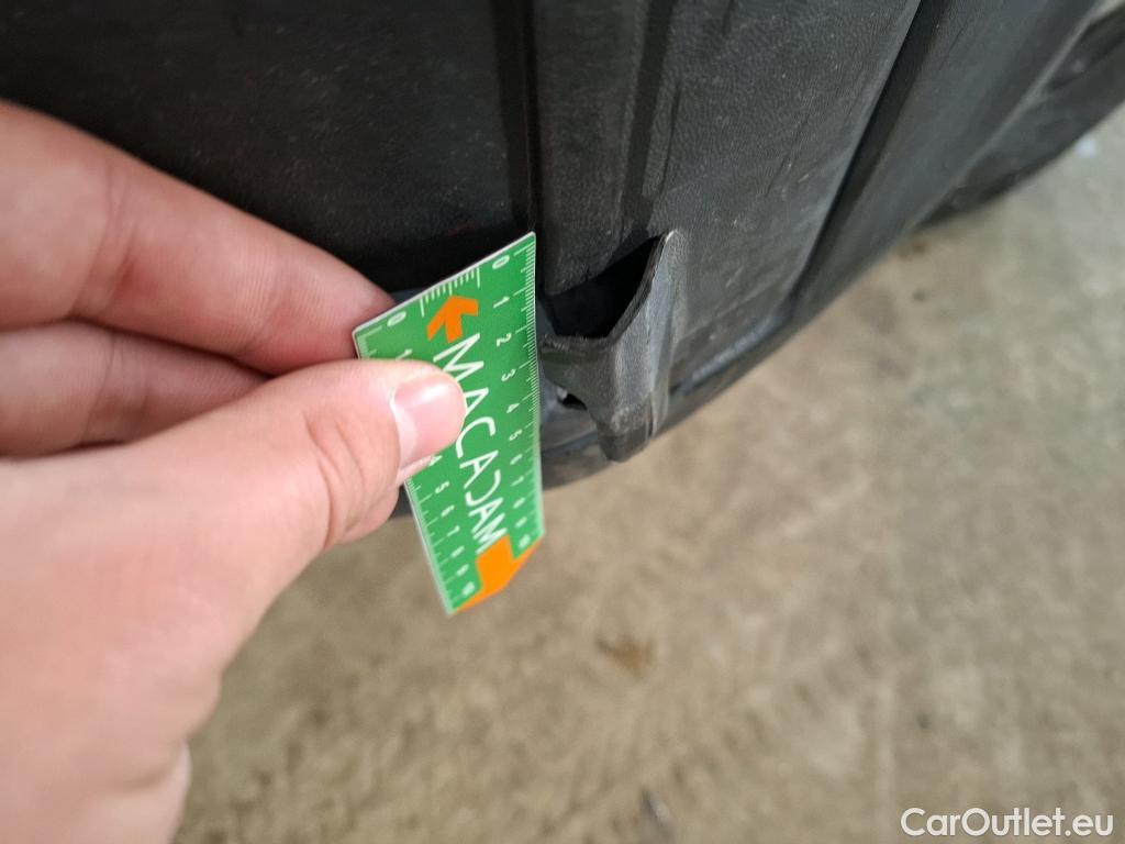  Volkswagen  Crafter  Fourgon e- 35 Fourgon mittellang Hochdach FWD 35kWh BVA #37