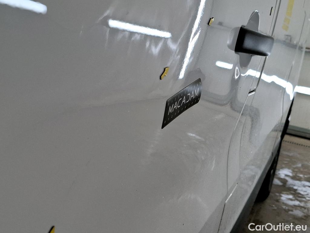  Renault  Trafic  III Fourgon L2H1 3T Confort 2.0 dCi 130CV BVM6 E6d #40