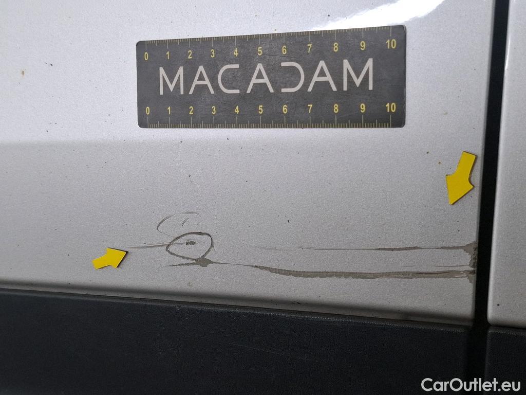  Mercedes  GLB MERCEDES-BENZ  / 2019 / 5P / SUV  200 d Business Line #12