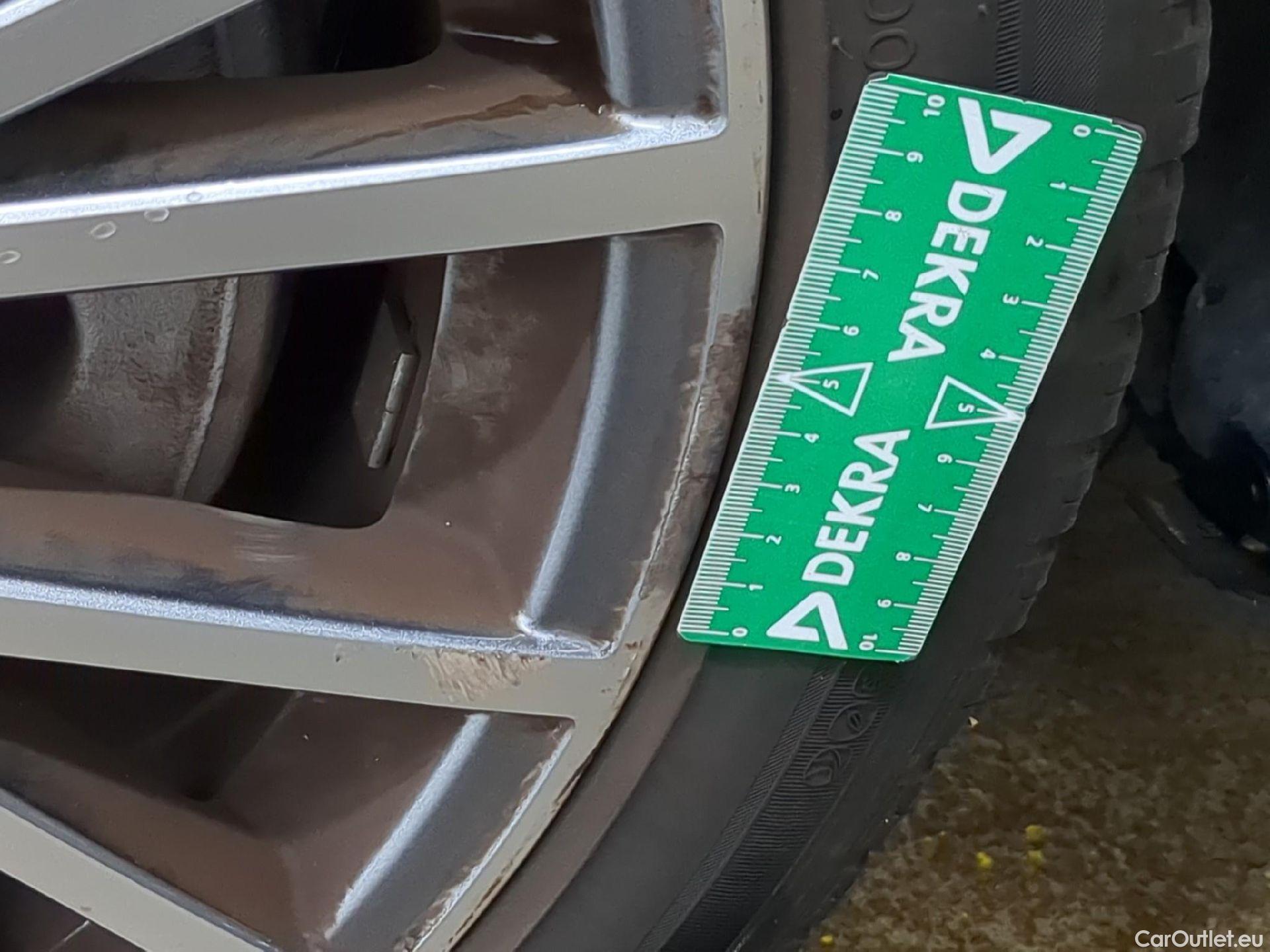  Mercedes  CLA-Klasse MERCEDES-BENZ CLA Coupe / 2019 / 4P / Coupé CLA 250 e Business Line #2