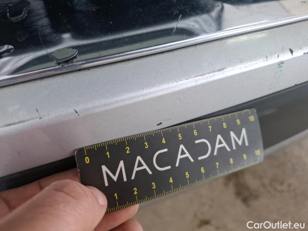  Mercedes  GLB MERCEDES-BENZ  / 2019 / 5P / SUV  200 d Business Line #33