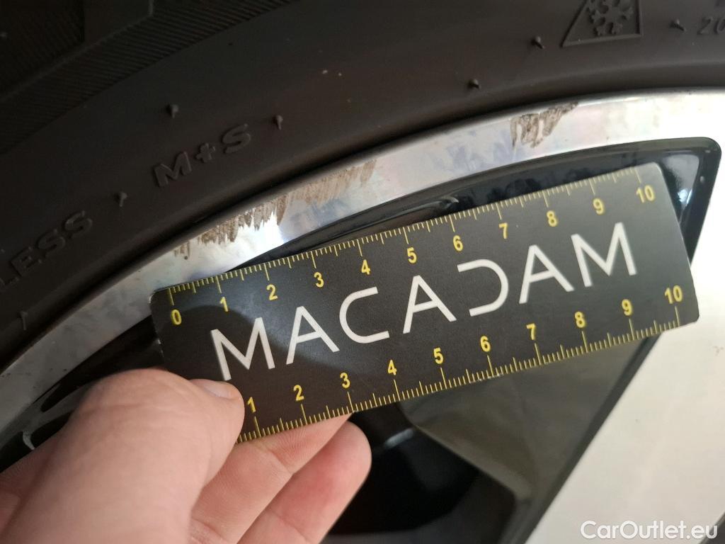  Mercedes  GLB MERCEDES-BENZ  / 2019 / 5P / SUV  200 d Business Line #61