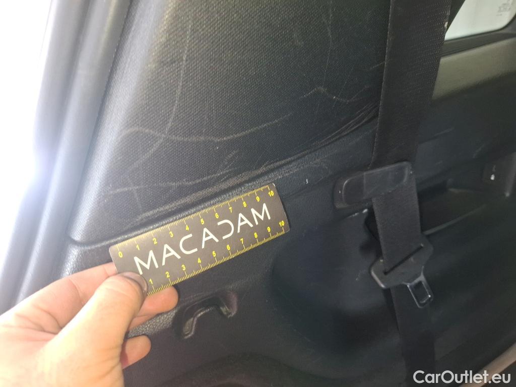  Mercedes  GLB MERCEDES-BENZ  / 2019 / 5P / SUV  200 d Business Line #78