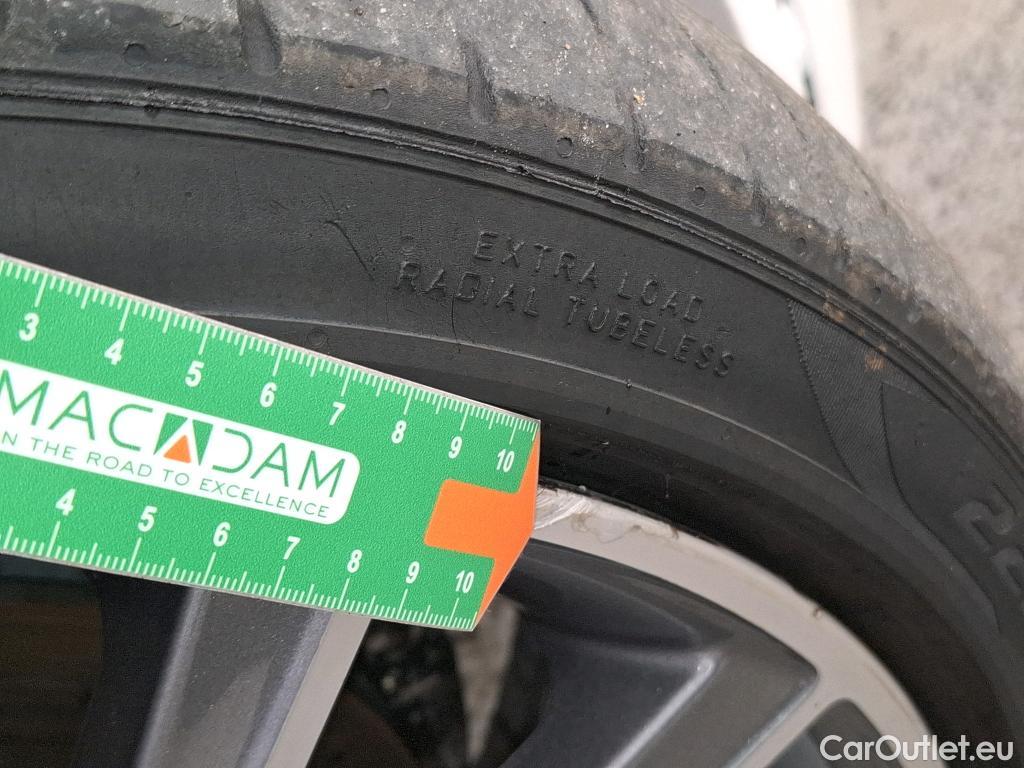  Mercedes  C-Klasse MERCEDES-BENZ Classe C Coupe / 2018 / 2P / Coupé C 200 d AMG Line #8