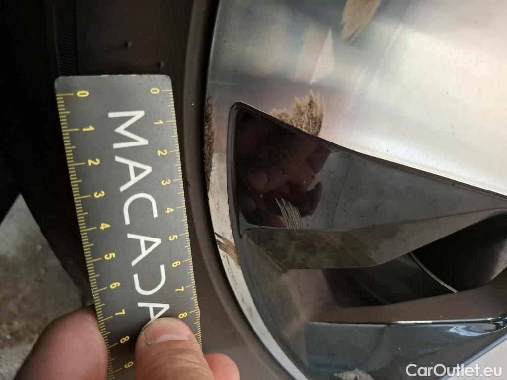  Mercedes  GLB MERCEDES-BENZ  / 2019 / 5P / SUV  200 d Business Line #63