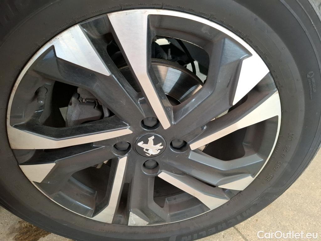  Peugeot  2008  Allure Pack 1.2 PureTech 100CV BVM6 E6d #5