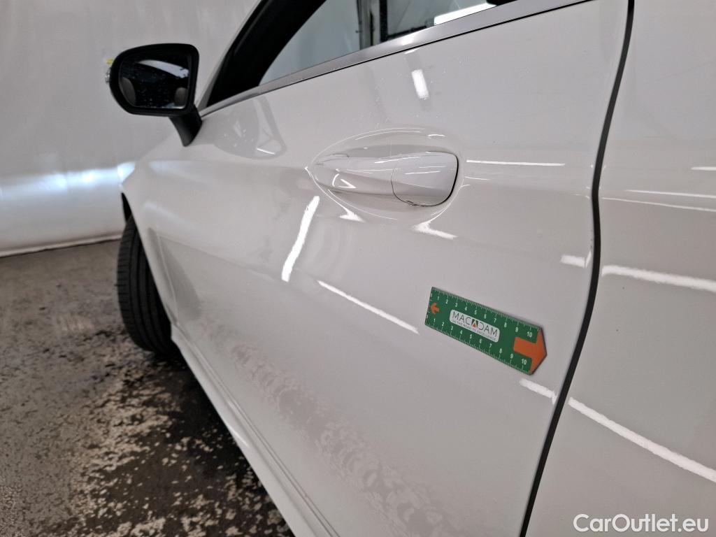  Mercedes  C-Klasse MERCEDES-BENZ Classe C Coupe / 2018 / 2P / Coupé C 200 d AMG Line #32