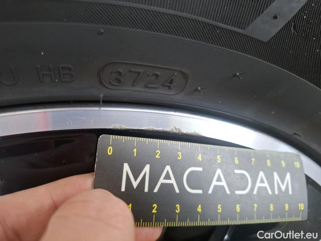  Mercedes  GLB MERCEDES-BENZ  / 2019 / 5P / SUV  200 d Business Line #54