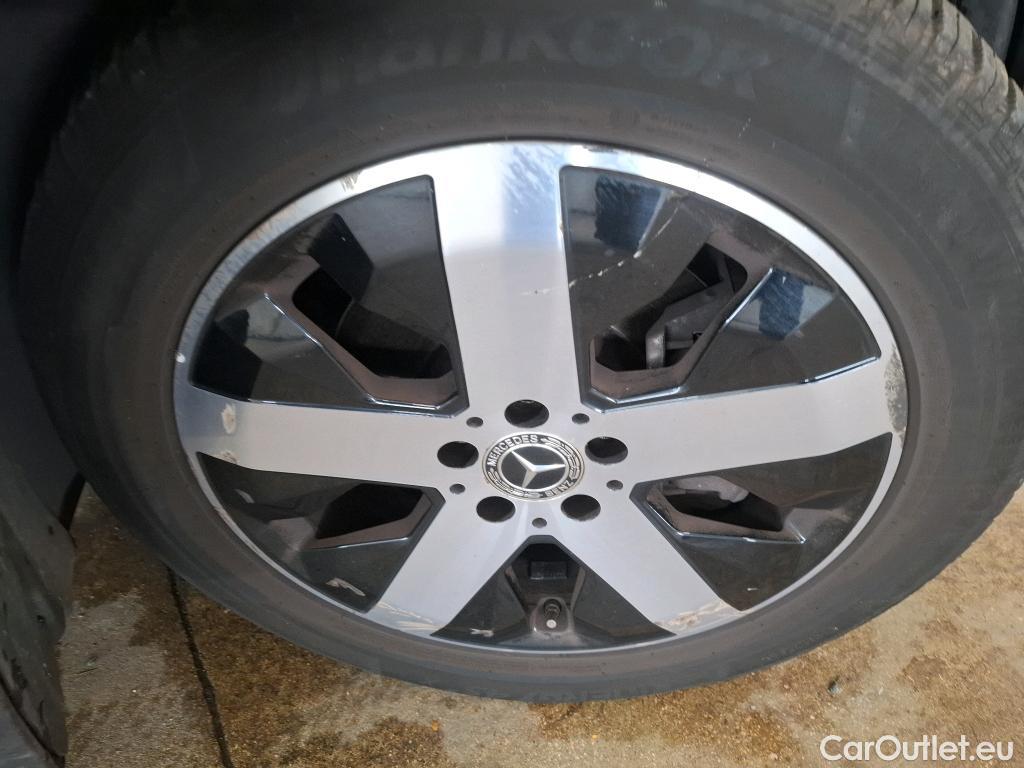  Mercedes  GLB MERCEDES-BENZ  / 2019 / 5P / SUV  200 d Business Line #60