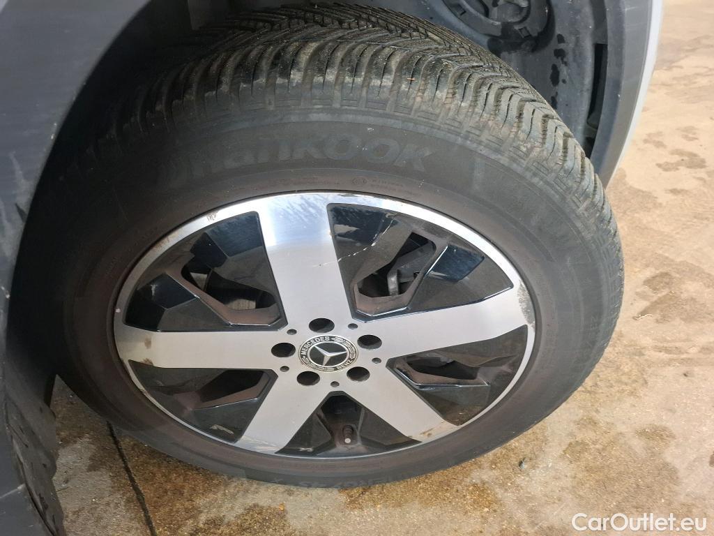  Mercedes  GLB MERCEDES-BENZ  / 2019 / 5P / SUV  200 d Business Line #24