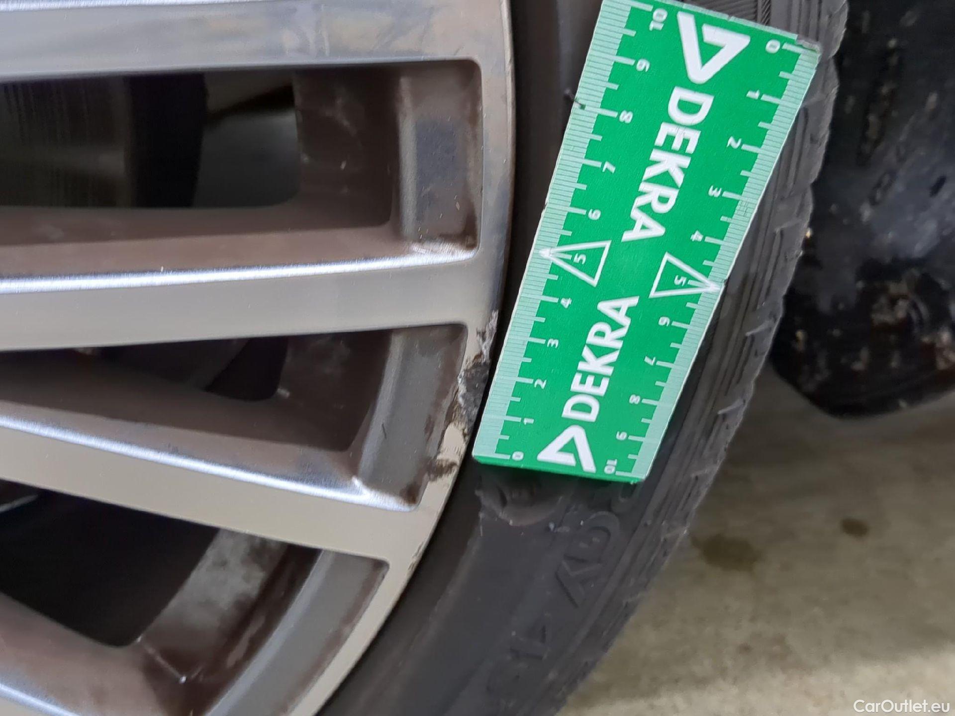  Mercedes  CLA-Klasse MERCEDES-BENZ CLA Coupe / 2019 / 4P / Coupé CLA 250 e Business Line #4