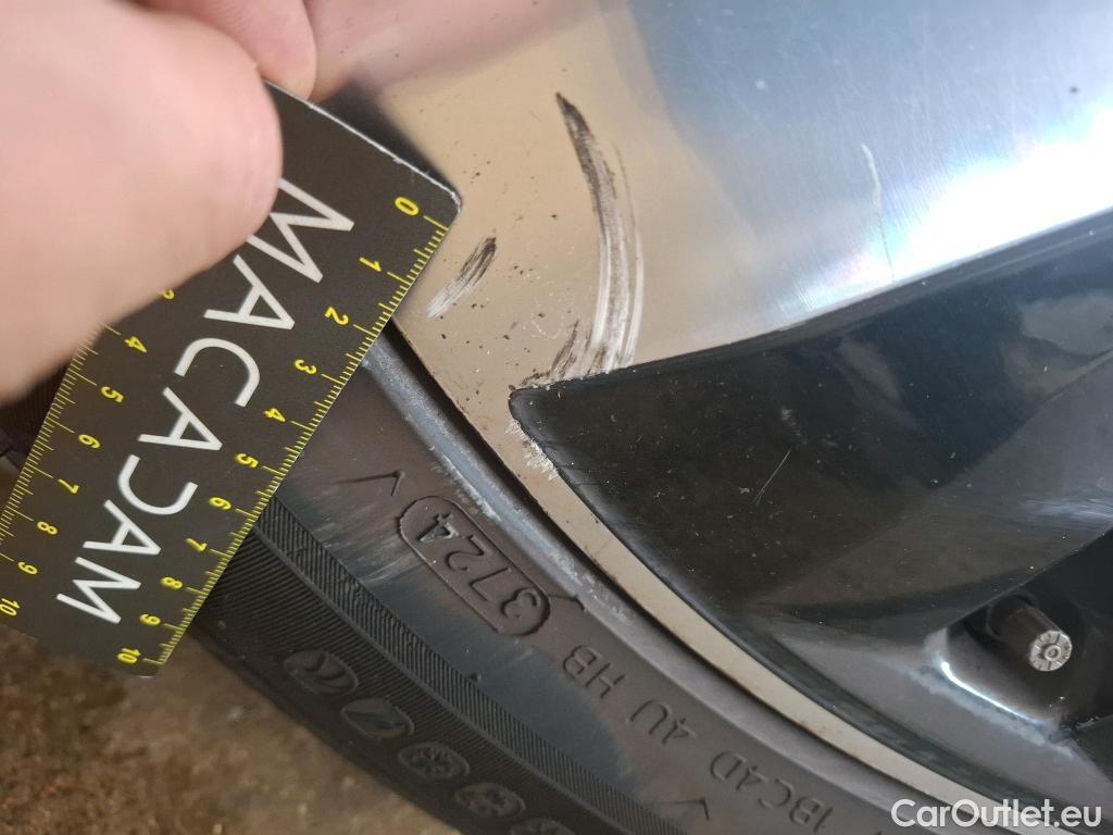  Mercedes  GLB MERCEDES-BENZ  / 2019 / 5P / SUV  200 d Business Line #47