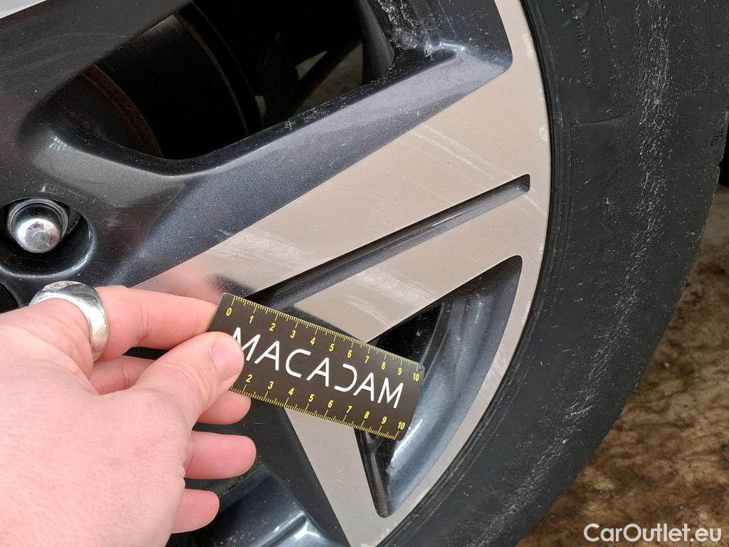  Hyundai  Bayon HYUNDAI  / 2021 / 5P / SUV 1.0 T-GDI 100 DCT- 7 HYB 48V EXECUTIVE #15