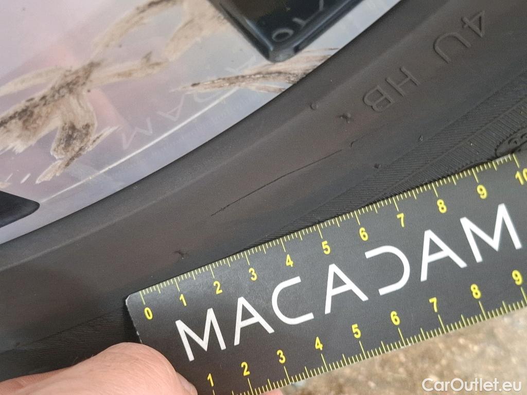  Mercedes  GLB MERCEDES-BENZ  / 2019 / 5P / SUV  200 d Business Line #27