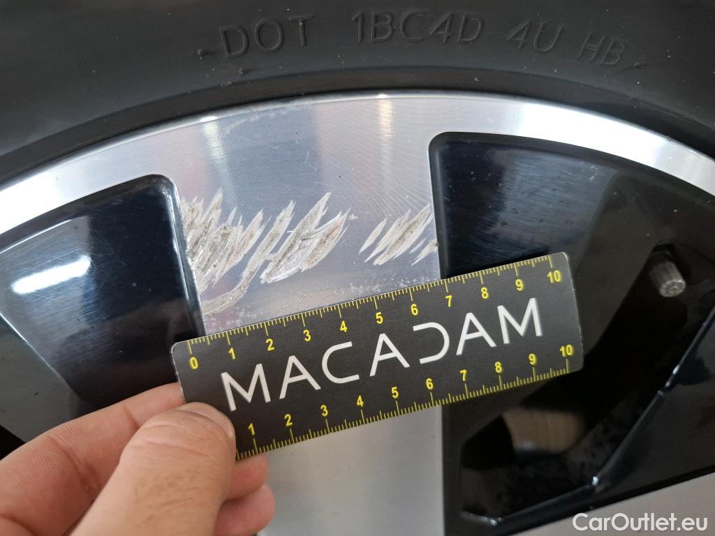  Mercedes  GLB MERCEDES-BENZ  / 2019 / 5P / SUV  200 d Business Line #71