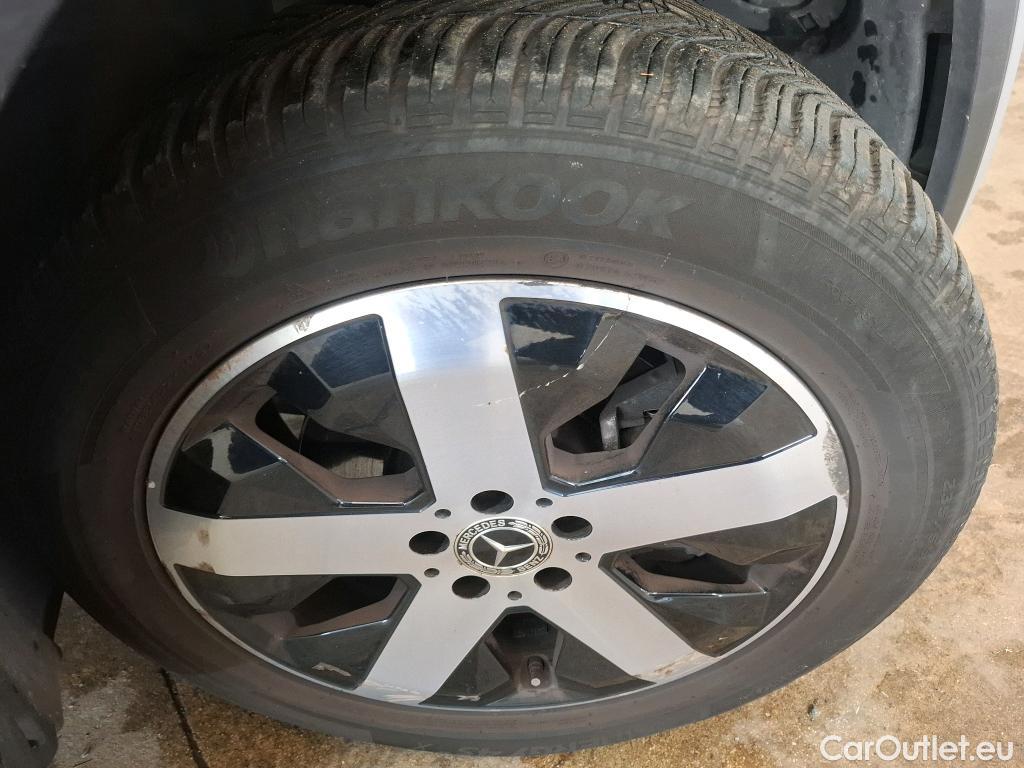  Mercedes  GLB MERCEDES-BENZ  / 2019 / 5P / SUV  200 d Business Line #25