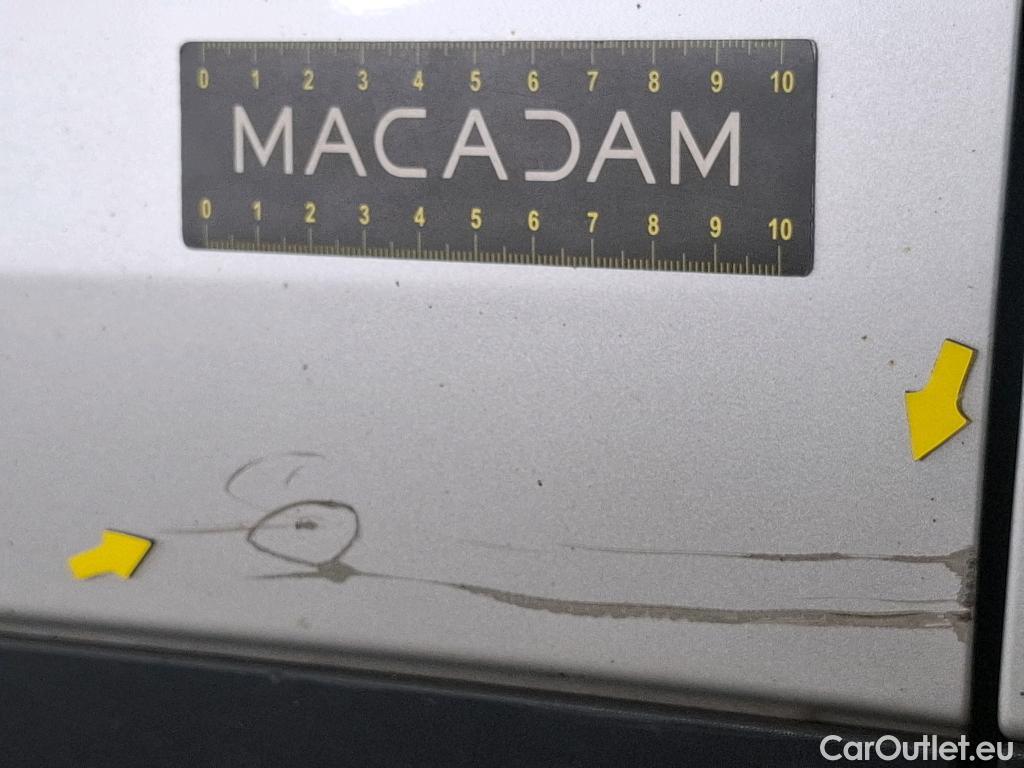  Mercedes  GLB MERCEDES-BENZ  / 2019 / 5P / SUV  200 d Business Line #11