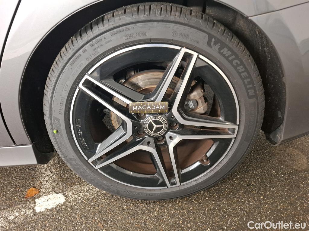  Mercedes  A-Klasse MERCEDES-BENZ Classe A Berline / 2018 / 4P / Berline A 200 AMG Line 7G-DCT #13