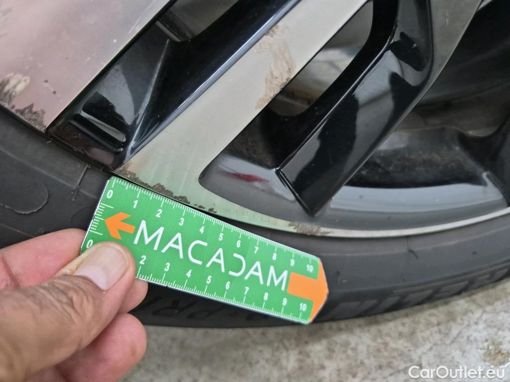  Peugeot  3008 PEUGEOT  / 2020 / 5P / SUV 1.6 HYBRID4 300 E-EAT8 GT #6