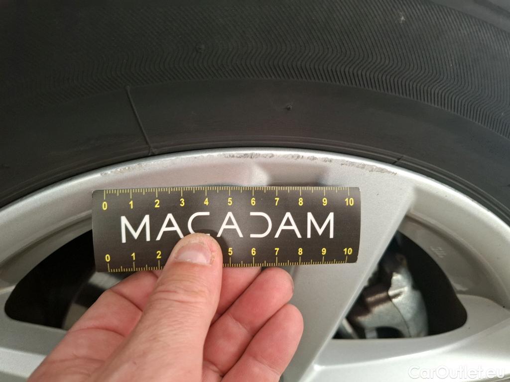  Toyota  Corolla TOYOTA  / 2018 / 5P / Berline Hybride 122h Dynamic Business Supp Lomb #12