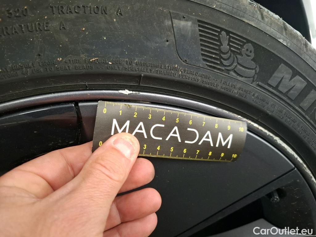  Tesla  Model 3 TESLA   2018  4P  Berline Propulsion #16