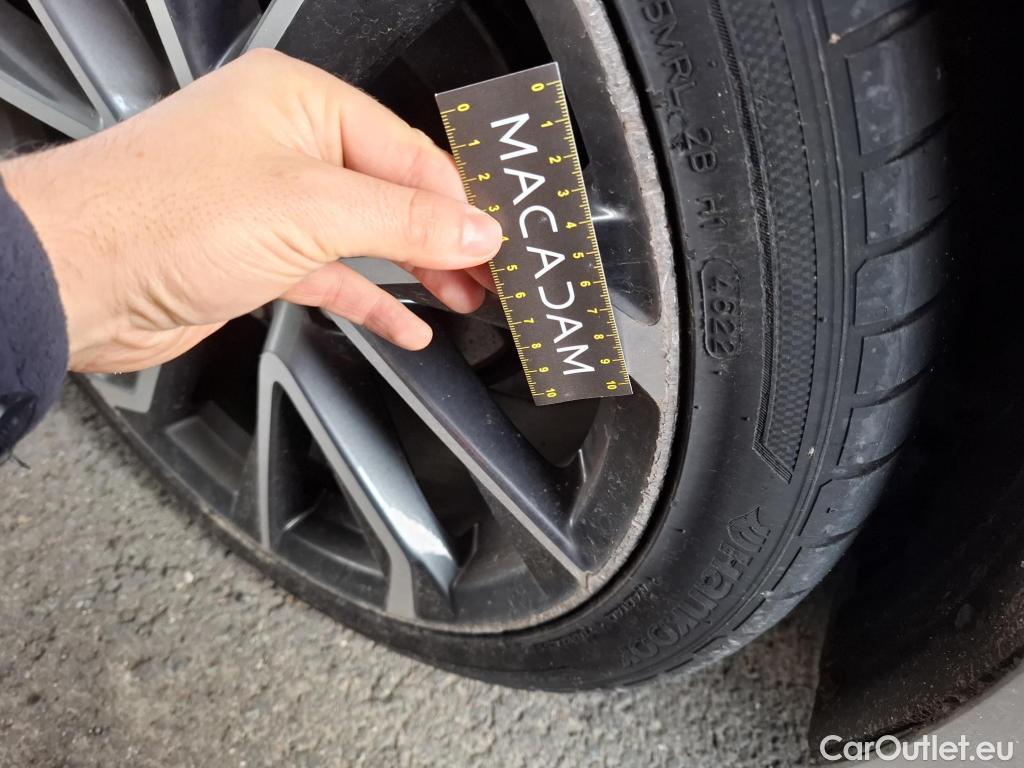  Toyota  Corolla TOYOTA  Touring Sports / 2018 / 5P / Break Hybride 184h Collection #33