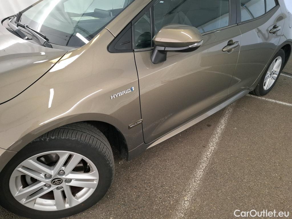  Toyota  Corolla TOYOTA  / 2018 / 5P / Berline Hybride 122h Dynamic Business Supp Lomb #26