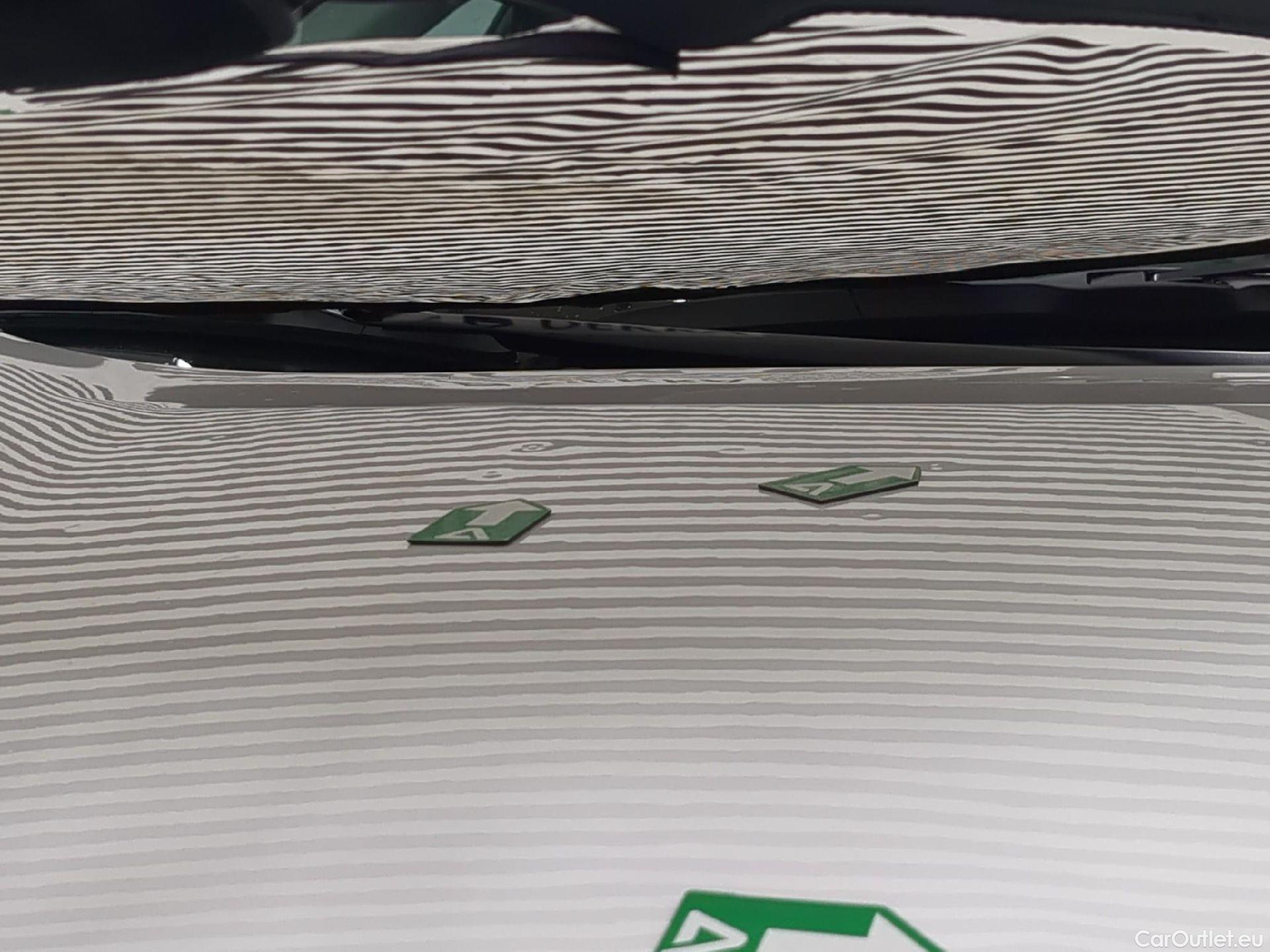  Toyota  Yaris Cross TOYOTA  Hybride / 2021 / 5P / SUV 1.5 HYBRID 116H DYNAMIC AUTO #31