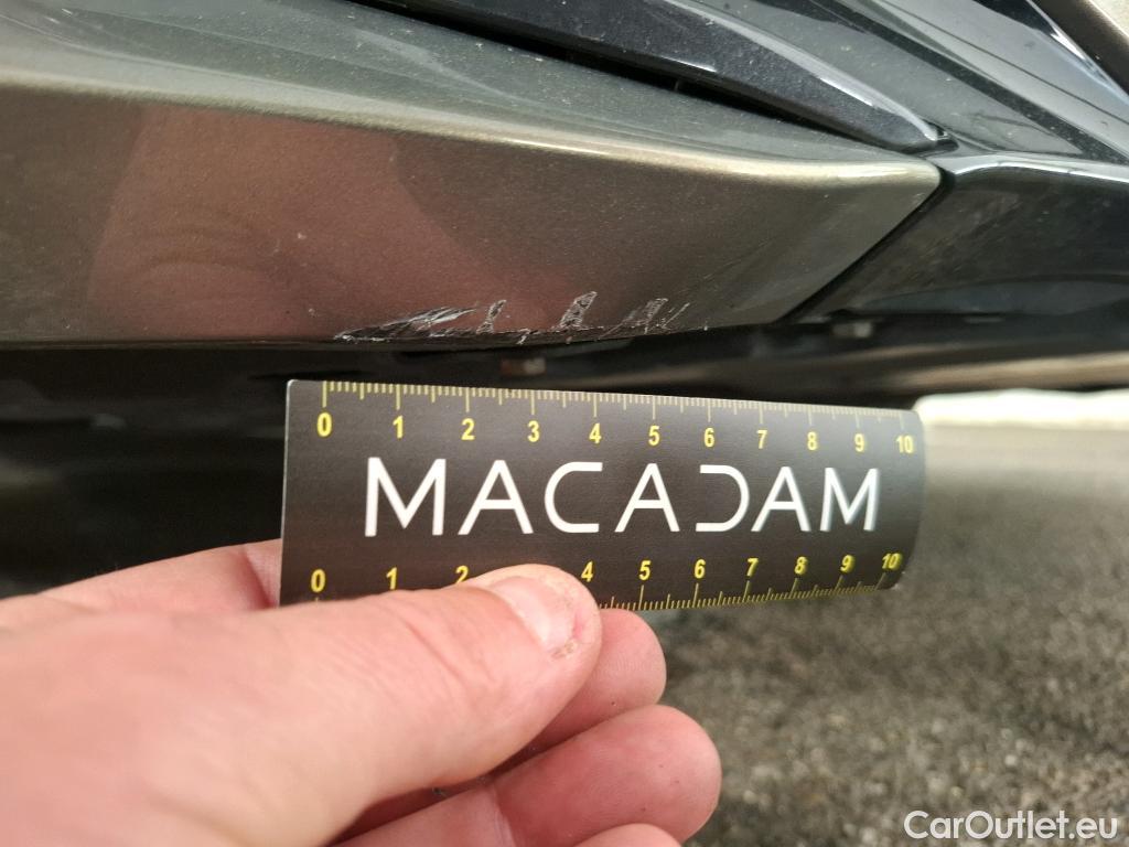  Toyota  Corolla TOYOTA  / 2018 / 5P / Berline Hybride 122h Dynamic Business Supp Lomb #32