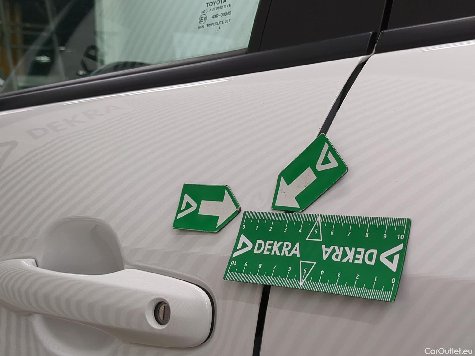  Toyota  Yaris Cross TOYOTA  Hybride / 2021 / 5P / SUV 1.5 HYBRID 116H DYNAMIC AUTO #32