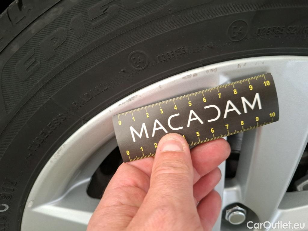  Toyota  Corolla TOYOTA  / 2018 / 5P / Berline Hybride 122h Dynamic Business Supp Lomb #21