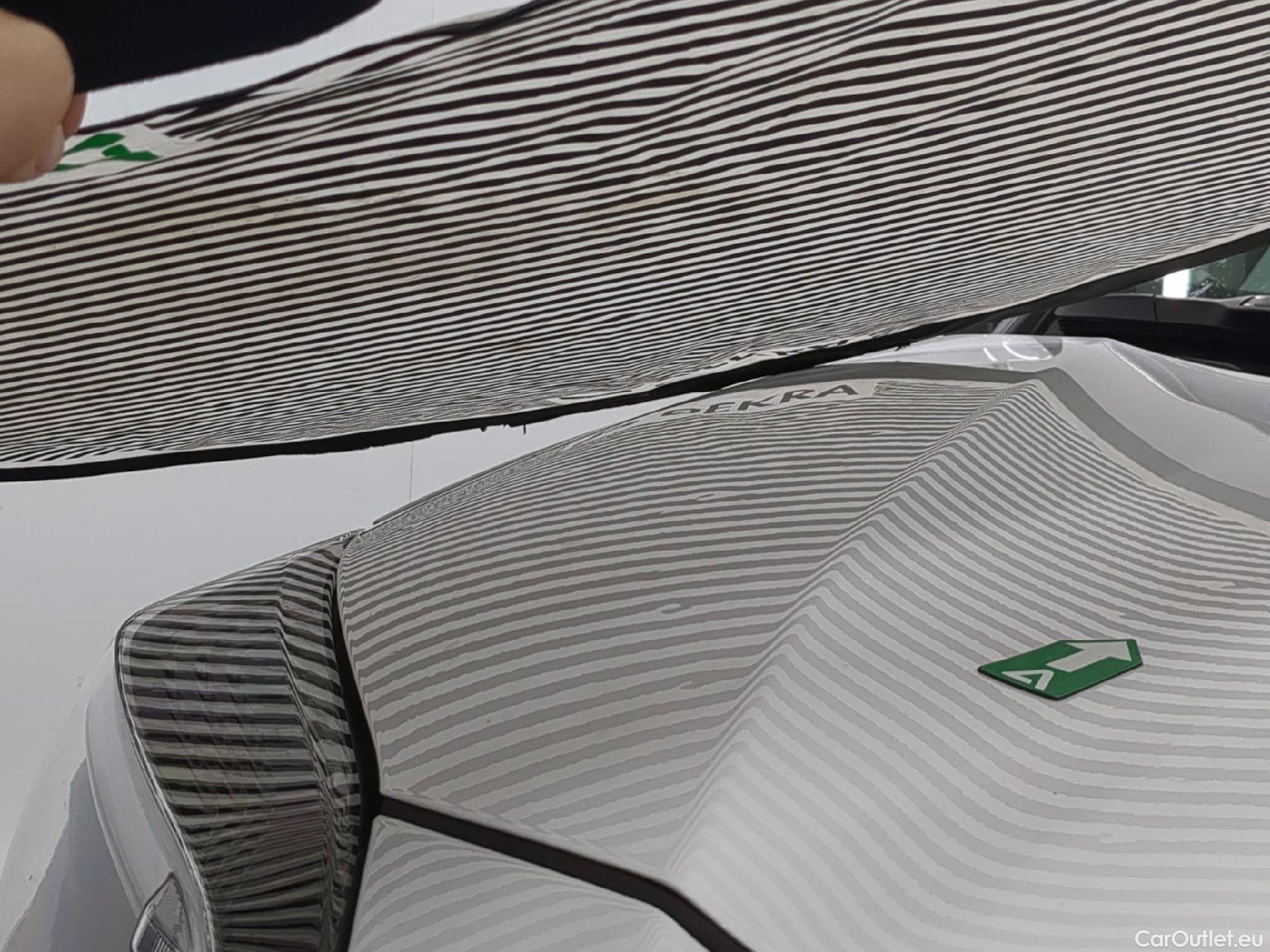  Toyota  Yaris Cross TOYOTA  Hybride / 2021 / 5P / SUV 1.5 HYBRID 116H DYNAMIC AUTO #25