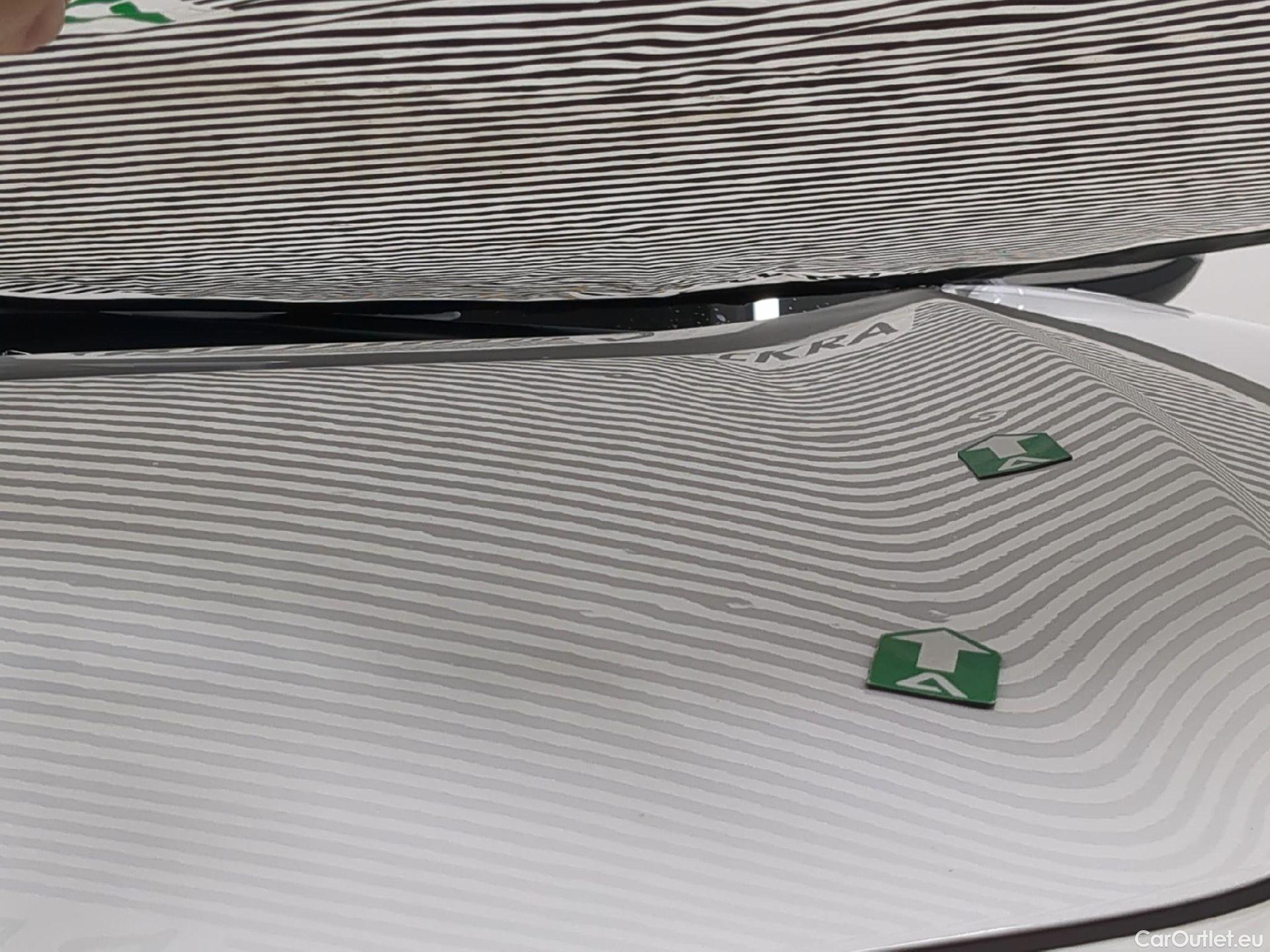  Toyota  Yaris Cross TOYOTA  Hybride / 2021 / 5P / SUV 1.5 HYBRID 116H DYNAMIC AUTO #26