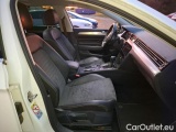 Volkswagen  Passat 2.0 TDI 150 SCR DSG7 SW LOUNGE #9