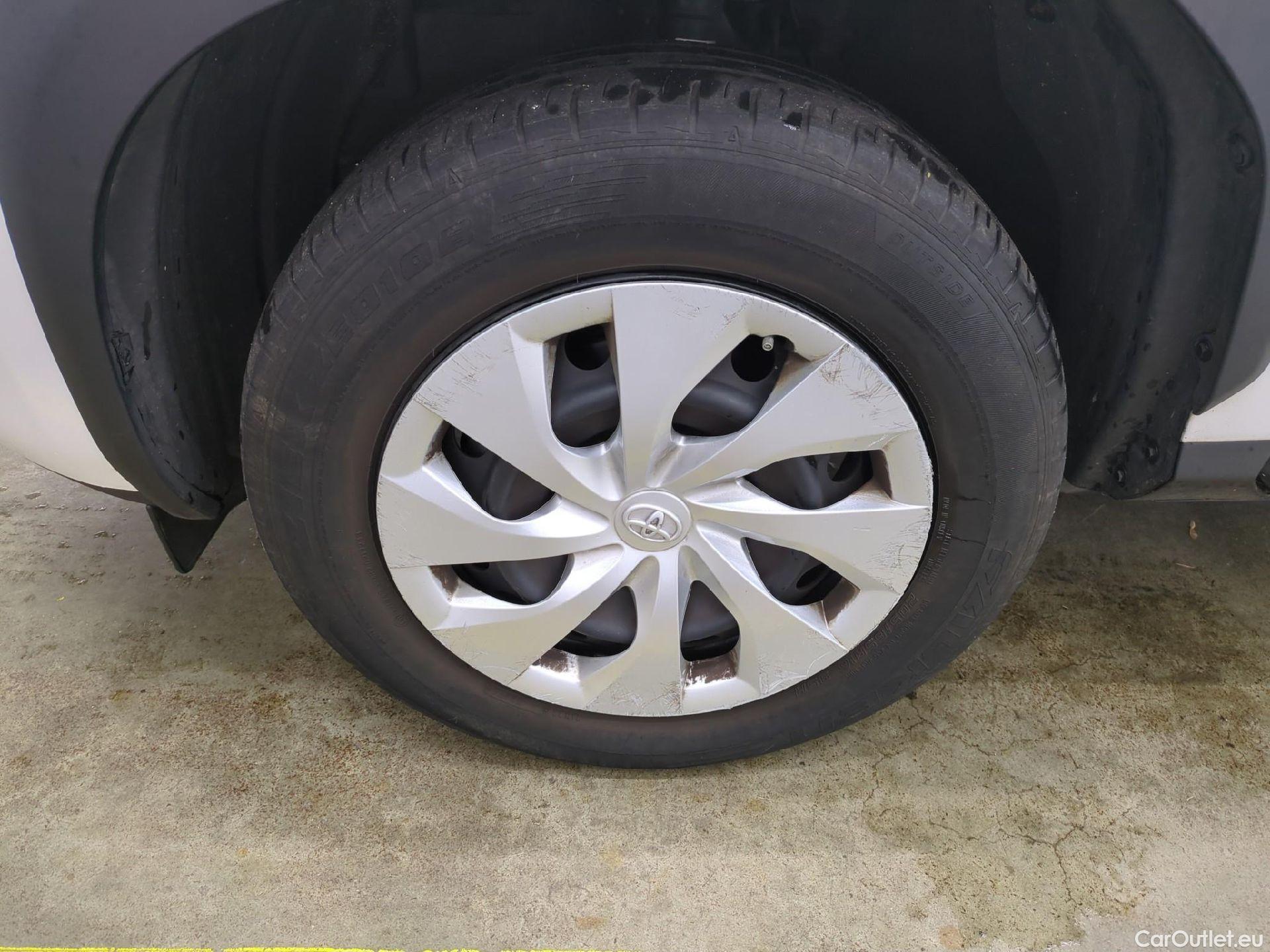  Toyota  Yaris Cross TOYOTA  Hybride / 2021 / 5P / SUV 1.5 HYBRID 116H DYNAMIC AUTO #2