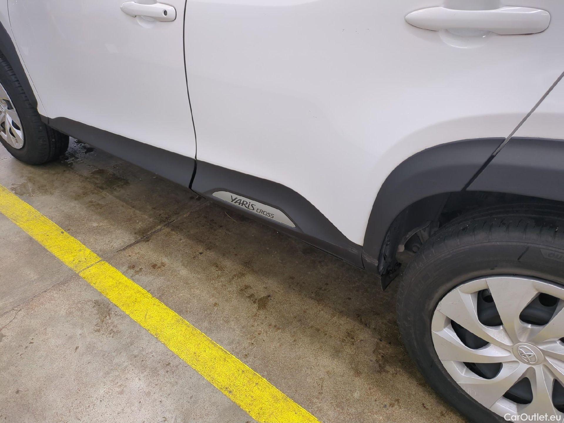  Toyota  Yaris Cross TOYOTA  Hybride / 2021 / 5P / SUV 1.5 HYBRID 116H DYNAMIC AUTO #12