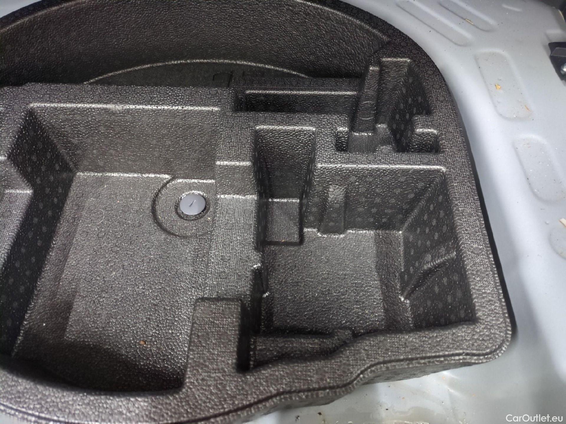  Toyota  Yaris Cross TOYOTA  Hybride / 2021 / 5P / SUV 1.5 HYBRID 116H DYNAMIC AUTO #3