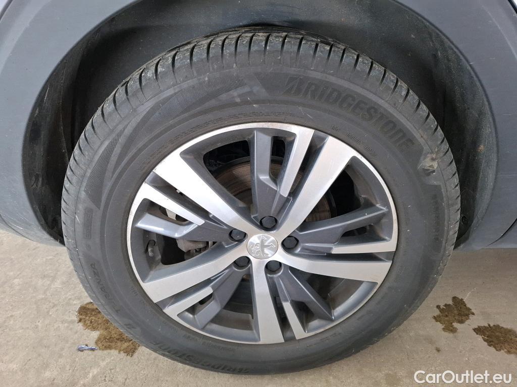  Peugeot  5008  Allure Pack 1.5 HDi 130CV BVA8 7 Sieges E6d #36