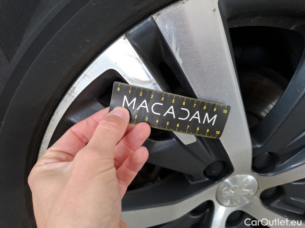  Peugeot  5008  Allure Pack 1.5 HDi 130CV BVA8 7 Sieges E6d #37