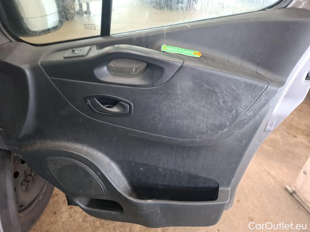  Renault  Trafic  III Combi L2H1 3 0t (8/9 Sièges) Life 2.0 dCi 145CV BVM6 9 Sieges E6dT #32