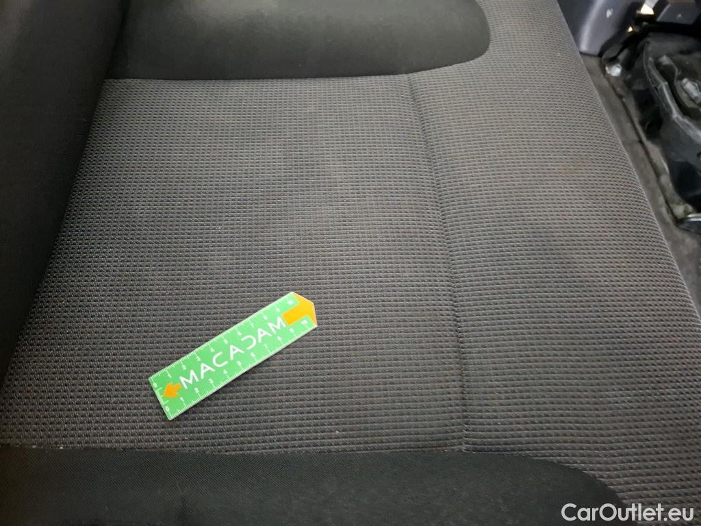  Renault  Trafic  III Combi L2H1 3 0t (8/9 Sièges) Life 2.0 dCi 145CV BVM6 9 Sieges E6dT #43