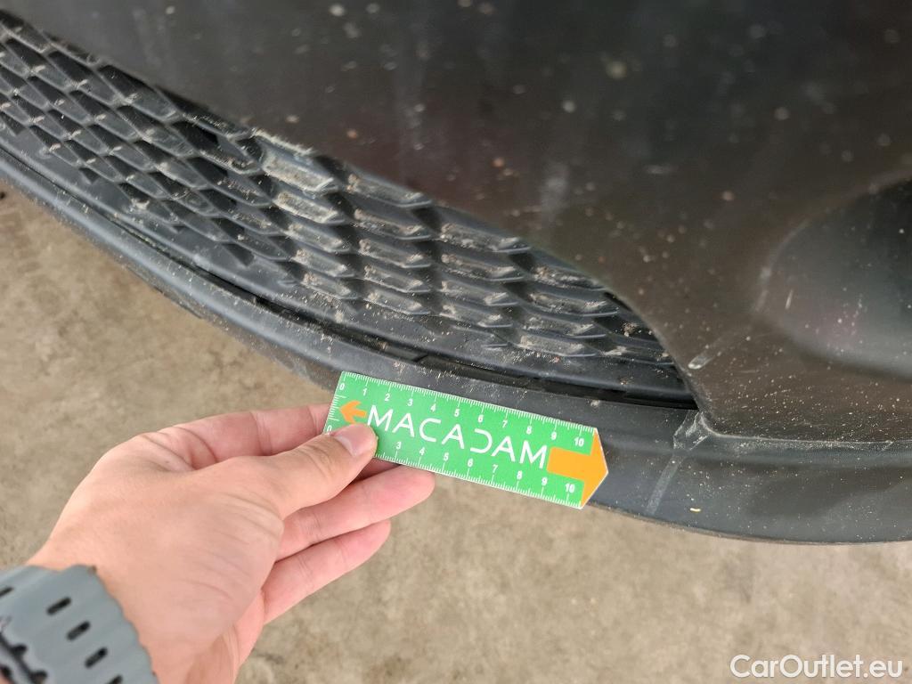  Renault  Trafic  III Combi L2H1 3 0t (8/9 Sièges) Life 2.0 dCi 145CV BVM6 9 Sieges E6dT #47