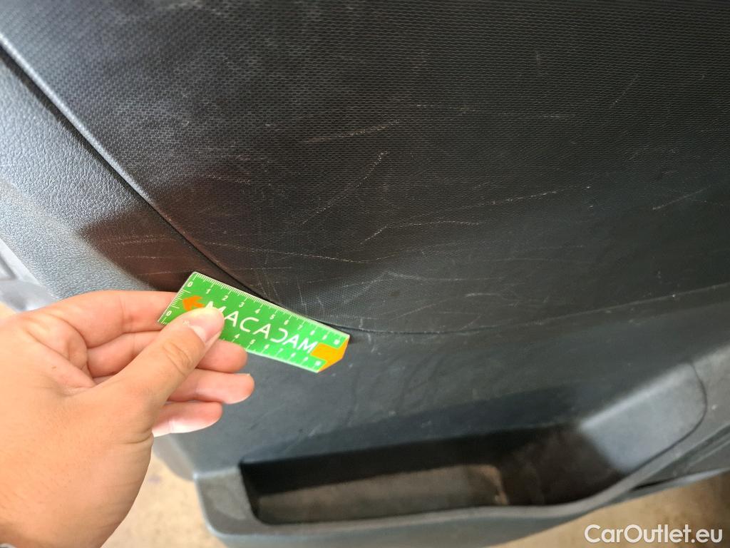  Renault  Trafic  III Combi L2H1 3 0t (8/9 Sièges) Life 2.0 dCi 145CV BVM6 9 Sieges E6dT #29