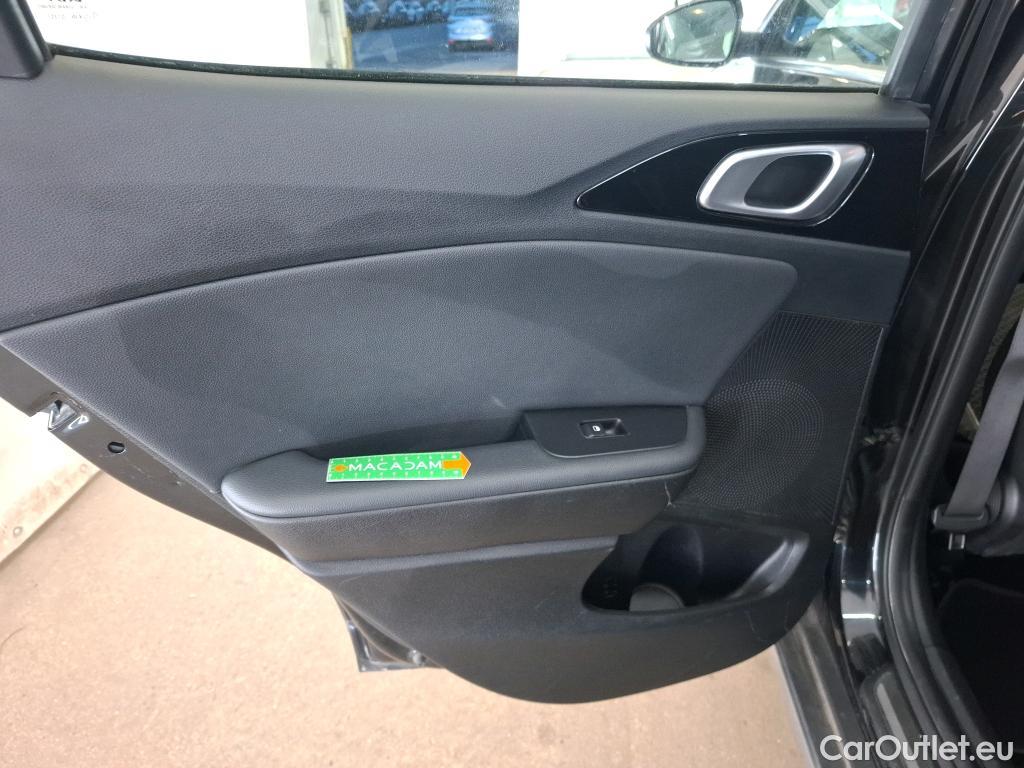  KIA  XCeed KIA  / 2019 / 5P / Crossover 1.6 GDI ISG ISG PHEV ACTIVE BUS DCT6 OPE STOCK #3