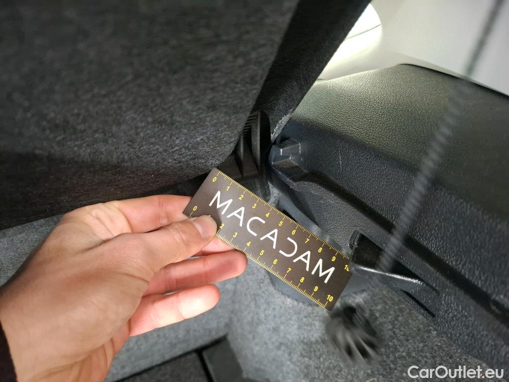  Volkswagen  Polo VOLKSWAGEN  / 2017 / 5P / Berline 1.0 TSI 95 Lounge Business #2