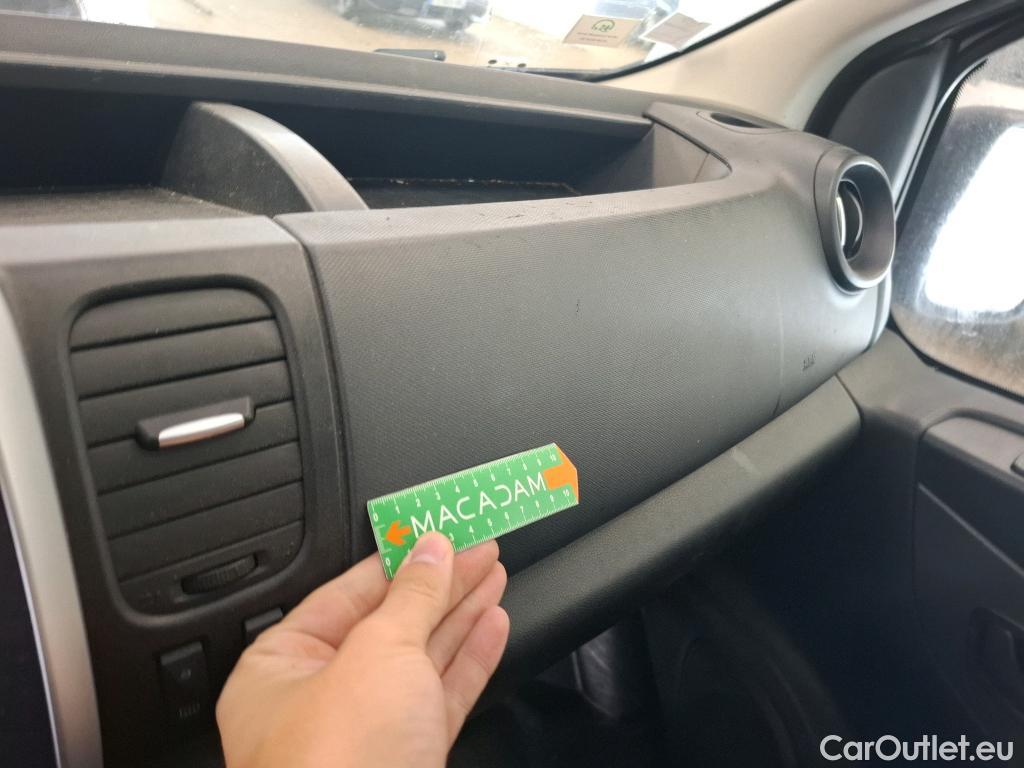  Renault  Trafic  III Combi L2H1 3 0t (8/9 Sièges) Life 2.0 dCi 145CV BVM6 9 Sieges E6dT #37