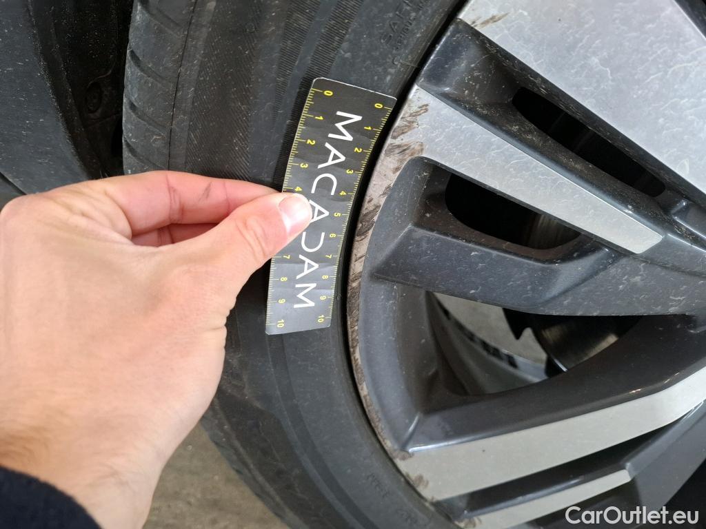  Peugeot  5008  Allure Pack 1.5 HDi 130CV BVA8 7 Sieges E6d #11