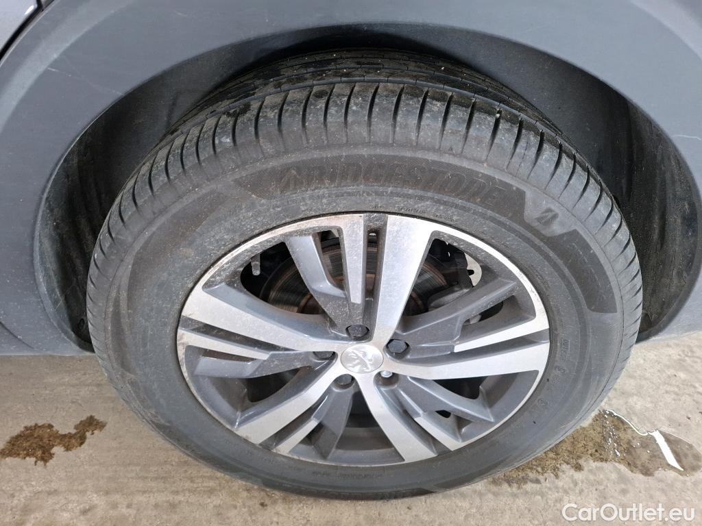  Peugeot  5008  Allure Pack 1.5 HDi 130CV BVA8 7 Sieges E6d #9