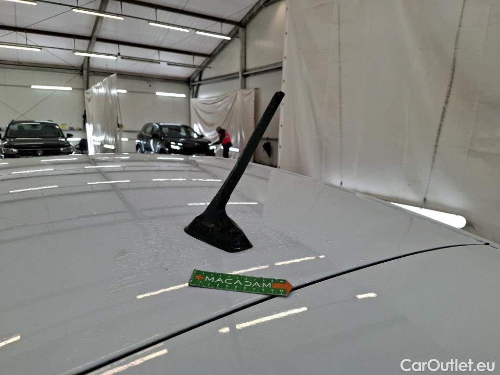  Renault  Clio  V Business 1.6 E-TECH Hybrid 140CV BVA6 E6d #24