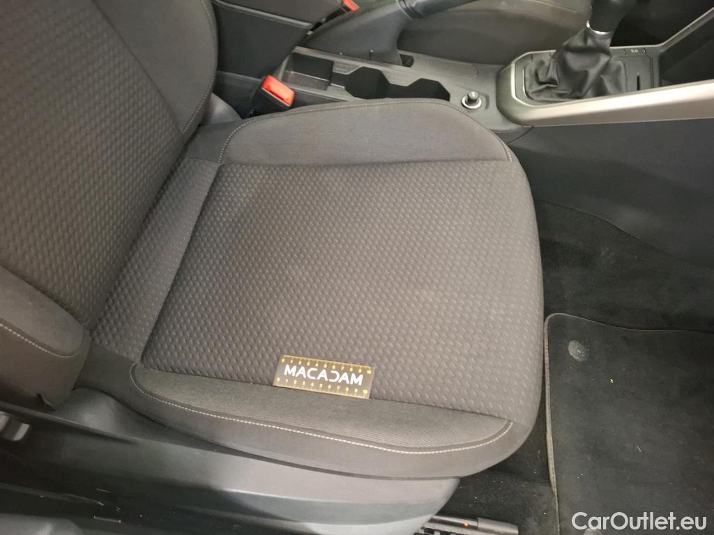  Volkswagen  Polo VOLKSWAGEN  / 2017 / 5P / Berline 1.0 TSI 95 Lounge Business #8